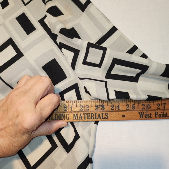 Giorgio Fiorelli Monochrome Square Print Blouse - Picture 6 of 8